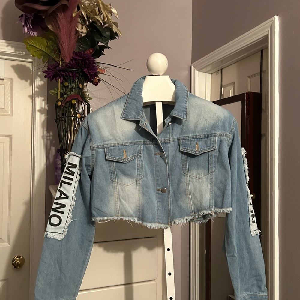 Crop light jean jacket